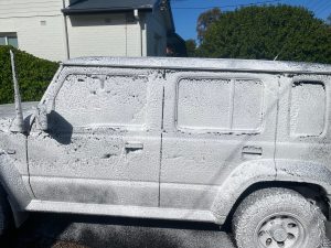 Petrol pressure washer creates foam which clings