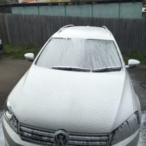 Petrol pressure washer creates foam which clings